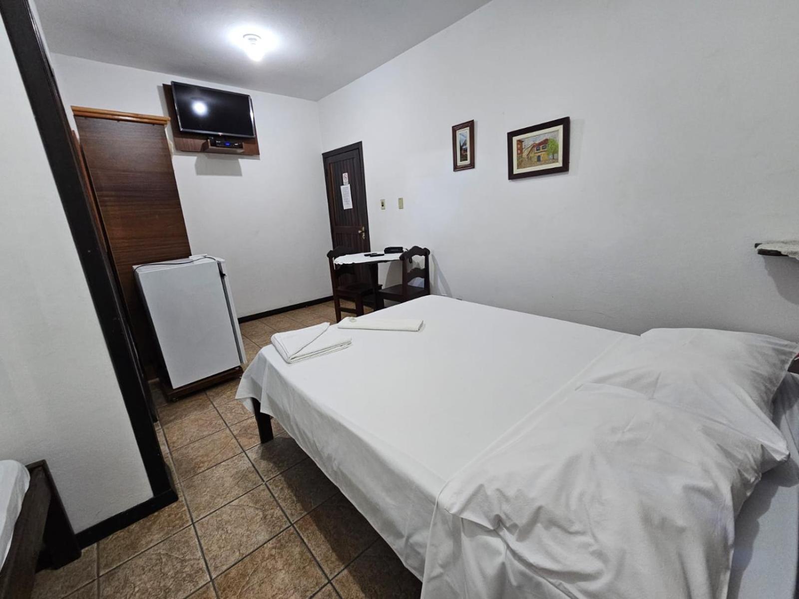 Schulz Pousada Joinville Buitenkant foto
