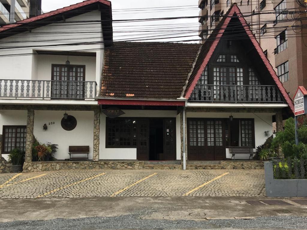 Schulz Pousada Joinville Buitenkant foto
